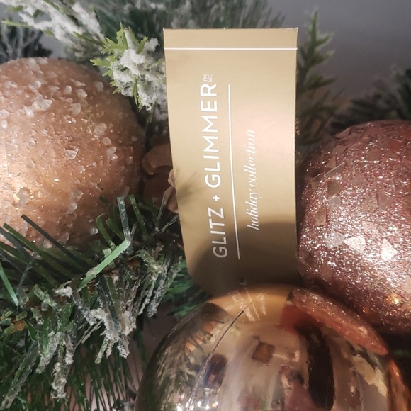 Glitz & Glimmer NWT Pink Plush Wreath with Rose Gold Bulbs, Flocked - Picture 2 of 5